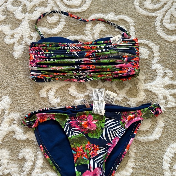 Forever21 swimsuit XS - Picture 2 of 2